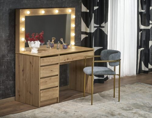 Hollywood Color: Artistic Oak