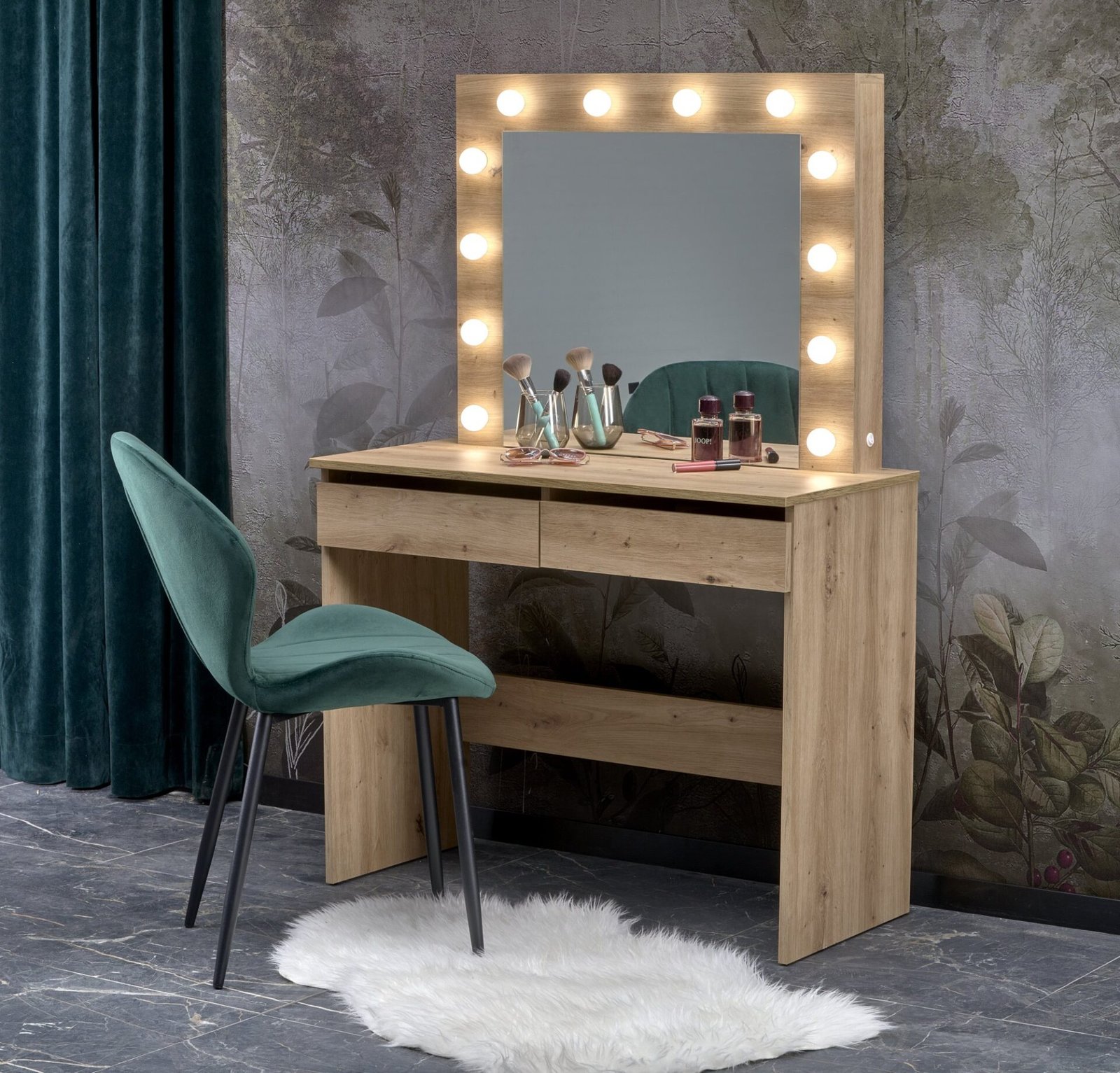 Hollywood Color: Artistic Oak