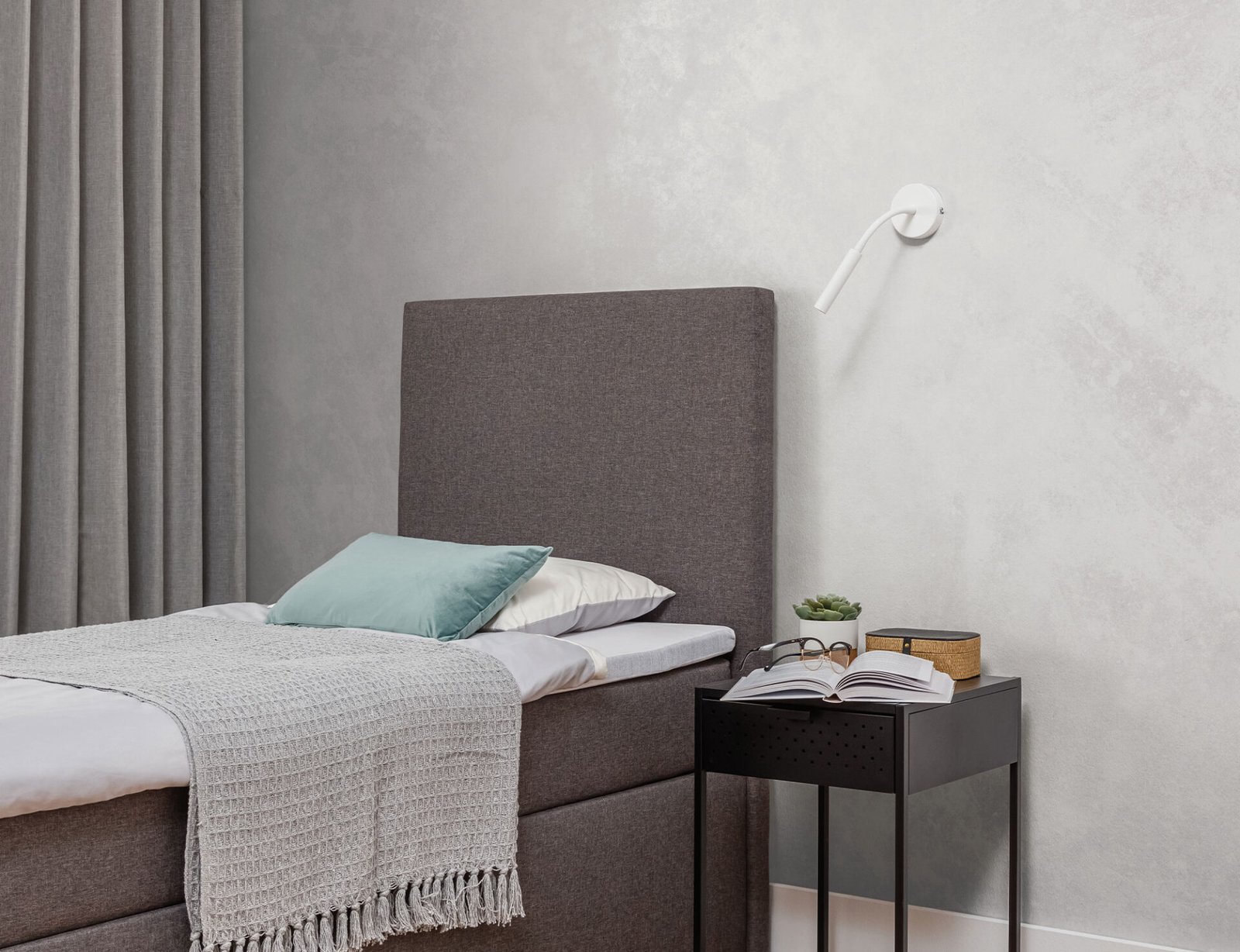 Vespillo, 35x8 cm, white, 1-light wall lamp - Image 4