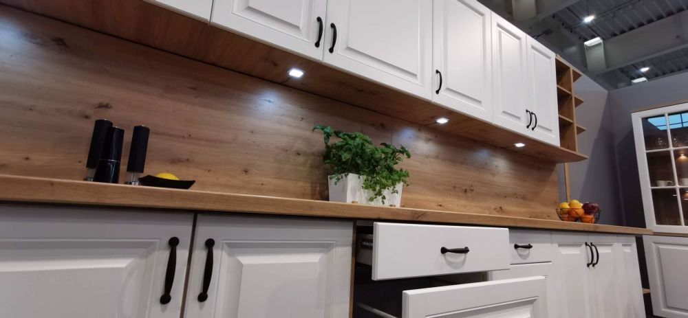 White MDF kitchen 260 cm with Stillo display cabinet - Image 5