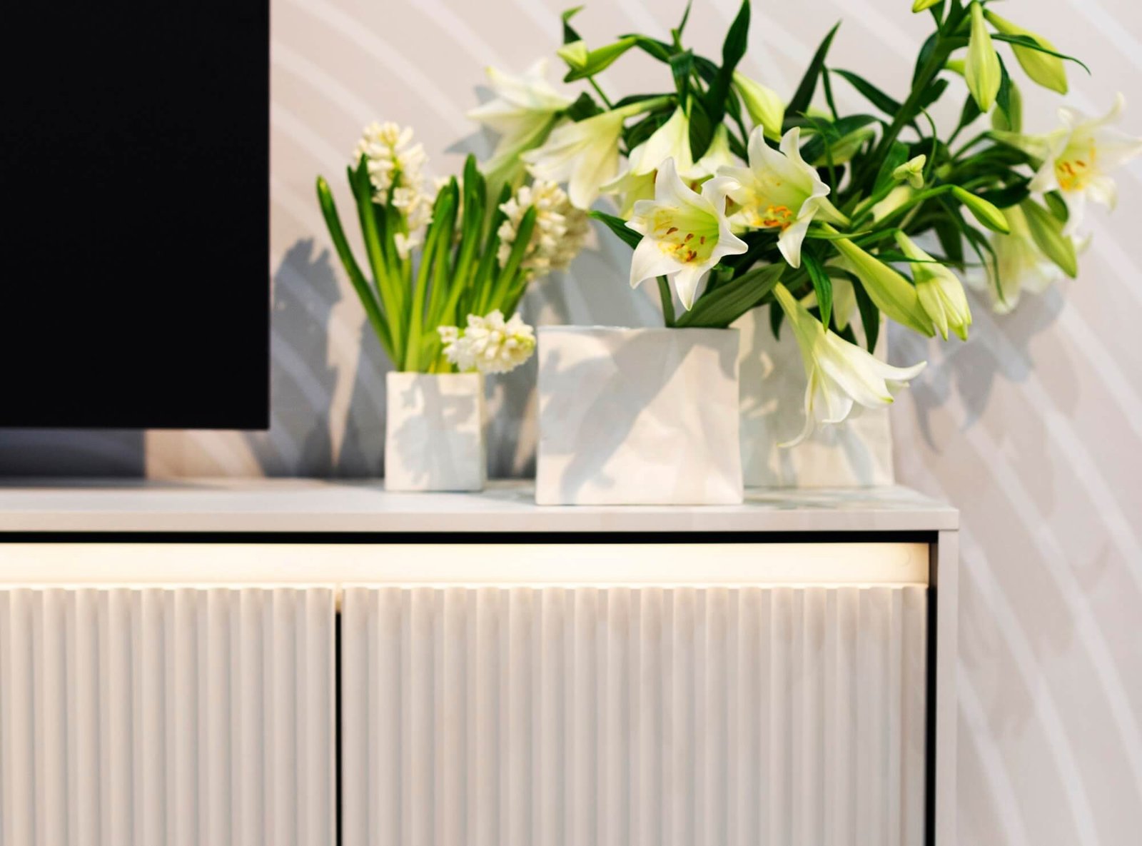 TREND 03 tall chest of drawers, white/black legs - Image 3